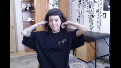 Mina online show from 02-24-26, 11:52