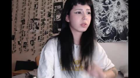 Snapshot of wavy_nights chatting on 04-19-26, 12:59 Mina online show from 04-19-26, 12:59