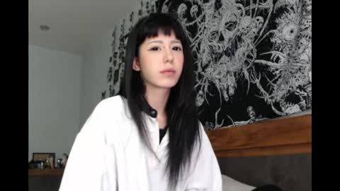 Snapshot of wavy_nights chatting on 05-31-26, 10:11 Mina online show from 05-31-26, 10:11