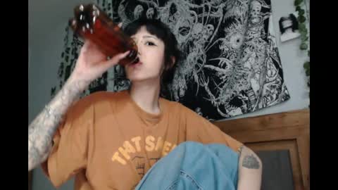 Snapshot of wavy_nights chatting on 06-01-26, 06:42 Mina online show from 06-01-26, 06:42