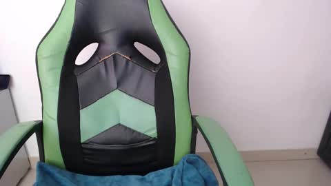 Trixie 3 online show from 03-29-26, 02:28