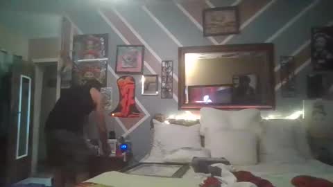 Snapshot of we_r_freaks chatting on 02-25-26, 02:32 we_r_freaks online show from 02-25-26, 02:32