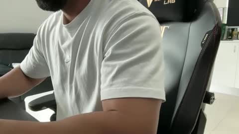 Weapon X online show from 01-05-26, 08:56