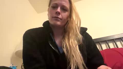 Snapshot of webcumcouple chatting on 05-24-26, 10:15 HayleyJay online show from 05-24-26, 10:15