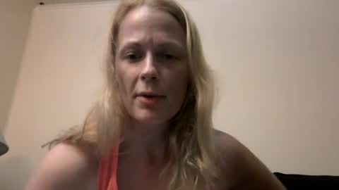 Snapshot of webcumcouple chatting on 08-04-26, 02:15 HayleyJay online show from 08-04-26, 02:15