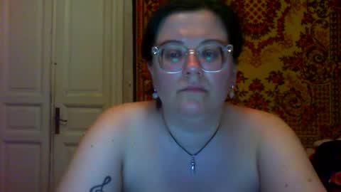 Snapshot of webgirl2 chatting on 06-11-26, 09:24 Marina online show from 06-11-26, 09:24