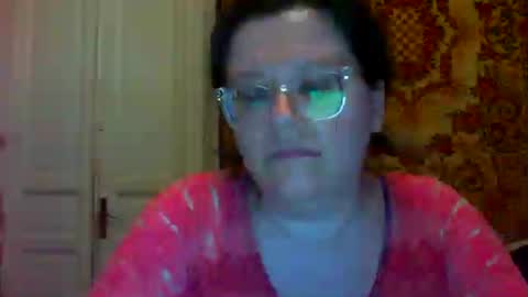 Snapshot of webgirl2 chatting on 06-12-26, 05:12 Marina online show from 06-12-26, 05:12