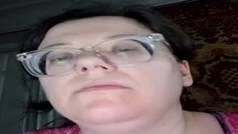 Snapshot of webgirl2 chatting on 06-18-26, 04:22 Marina online show from 06-18-26, 04:22