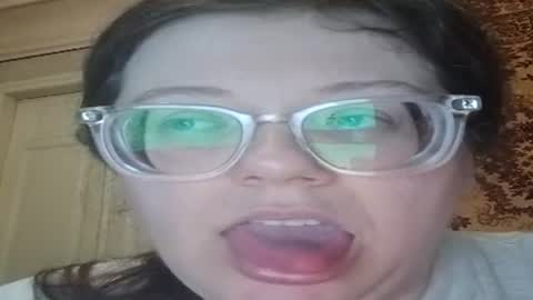 Snapshot of webgirl2 chatting on 06-28-26, 11:33 Marina online show from 06-28-26, 11:33