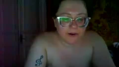 Snapshot of webgirl2 chatting on 07-09-26, 04:00 Marina online show from 07-09-26, 04:00