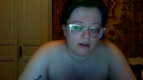 Snapshot of webgirl2 chatting on 07-12-26, 08:44 Marina online show from 07-12-26, 08:44