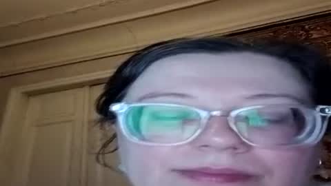 Snapshot of webgirl2 chatting on 07-18-26, 09:18 Marina online show from 07-18-26, 09:18