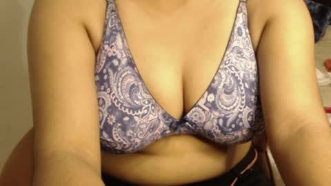 mina online show from 04-16-26, 02:29