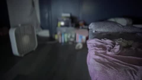 Snapshot of wedifferent_ chatting on 09-22-25, 01:02 wedifferent_ online show from 09-22-25, 01:02