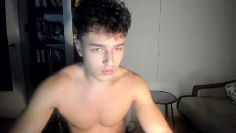 Snapshot of wee_willy_winky chatting on 06-10-26, 11:24 wee_willy_winky online show from 06-10-26, 11:24