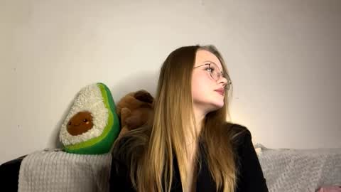 Elise online show from 12-01-25, 05:18