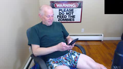 Snapshot of weird_chris chatting on 04-11-26, 08:46 Chris online show from 04-11-26, 08:46