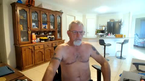 Wellhelloo online show from 06-16-26, 05:43