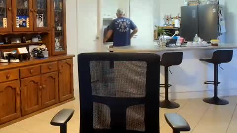 Wellhelloo online show from 07-27-26, 05:03