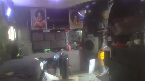 Snapshot of wellsparked chatting on 11-15-25, 06:26 wellsparked online show from 11-15-25, 06:26