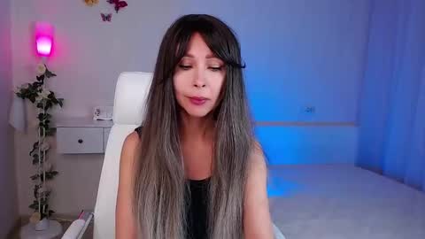 Snapshot of wendifoster chatting on 10-13-25, 01:00 Wendi Foster online show from 10-13-25, 01:00