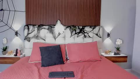 Wendolyn online show from 10-25-25, 02:56