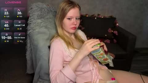 Snapshot of wendy_228 chatting on 03-22-26, 01:42 Wendy online show from 03-22-26, 01:42