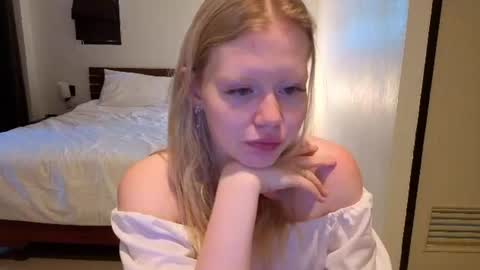 Snapshot of wendy_228 chatting on 06-20-26, 03:20 Wendy online show from 06-20-26, 03:20