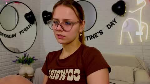 Snapshot of wendy__doll chatting on 02-13-26, 09:22 Im Wendy online show from 02-13-26, 09:22