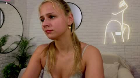 Snapshot of wendy__doll chatting on 03-31-26, 09:04 Im Wendy online show from 03-31-26, 09:04