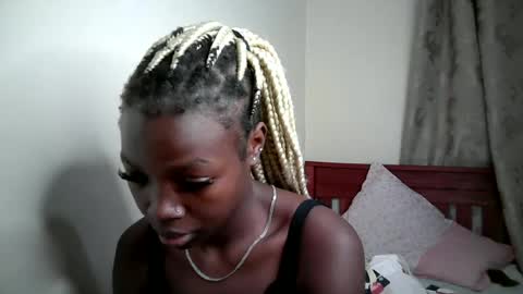 Snapshot of wendy_shancy chatting on 06-12-26, 03:27 shancy online show from 06-12-26, 03:27