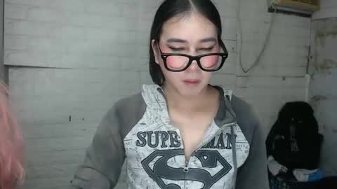 Snapshot of weremeanttobe chatting on 10-28-25, 06:10 andrew online show from 10-28-25, 06:10