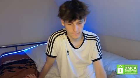 Snapshot of wesides chatting on 09-13-25, 03:23 Dima and Alex online show from 09-13-25, 03:23