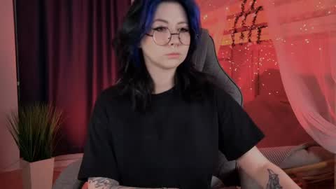 little girl who is always rightLisa online show from 04-13-26, 01:11