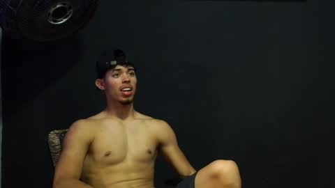 Snapshot of wesley_77 chatting on 04-17-26, 10:35 wesley_77 online show from 04-17-26, 10:35