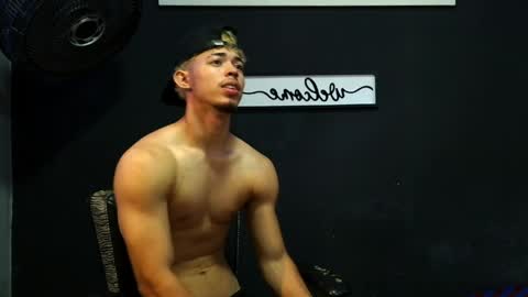 Snapshot of wesley_77 chatting on 05-26-26, 04:25 wesley_77 online show from 05-26-26, 04:25