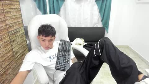 Snapshot of wesley_boy_ chatting on 02-17-26, 06:25 Wesley Boy online show from 02-17-26, 06:25