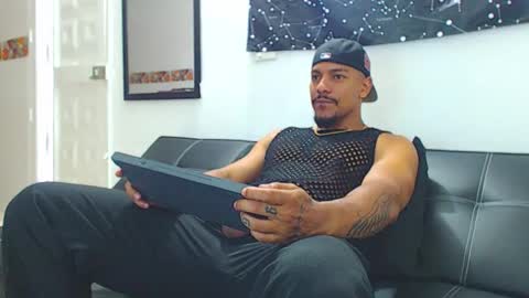 Wesley Rogger online show from 11-11-25, 10:10