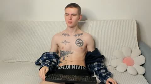 Snapshot of wesleyross chatting on 01-12-25, 02:24 Wes online show from 01-12-25, 02:24