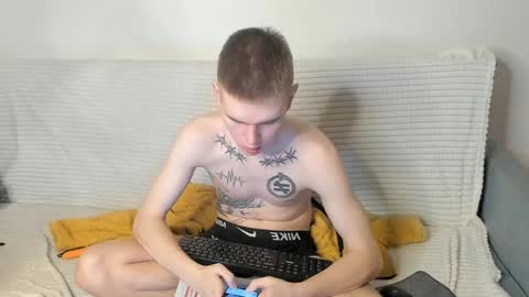 Snapshot of wesleyross chatting on 01-17-25, 12:10 Wes online show from 01-17-25, 12:10