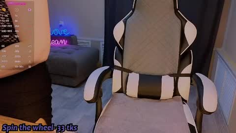 Molly online show from 04-03-26, 09:18