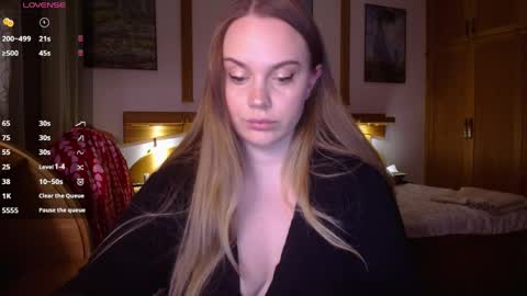 Snapshot of wet_lana chatting on 04-22-26, 07:37 Lana online show from 04-22-26, 07:37