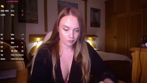 Snapshot of wet_lana chatting on 05-10-26, 08:14 Lana online show from 05-10-26, 08:14