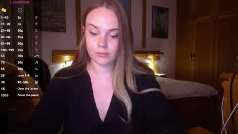 Snapshot of wet_lana chatting on 05-12-26, 08:28 Lana online show from 05-12-26, 08:28