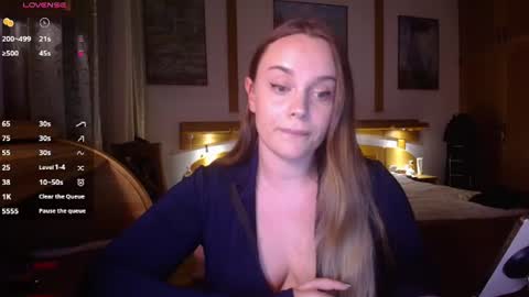 Snapshot of wet_lana chatting on 06-22-26, 07:44 Lana online show from 06-22-26, 07:44