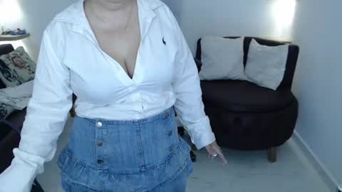 Snapshot of wet_liss chatting on 07-04-26, 10:38 Diva online show from 07-04-26, 10:38