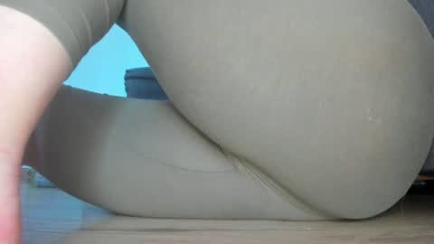 wet_pants2022 online show from 07-08-26, 07:07