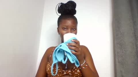 Snapshot of wet_pussieyy chatting on 07-20-26, 04:05 wet_pussieyy online show from 07-20-26, 04:05