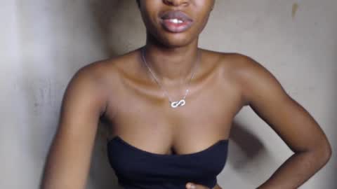 Snapshot of wet_pussy200 chatting on 06-14-26, 09:44 Bella online show from 06-14-26, 09:44