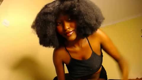 Snapshot of wet_wife_material chatting on 05-26-26, 04:58 Macey online show from 05-26-26, 04:58